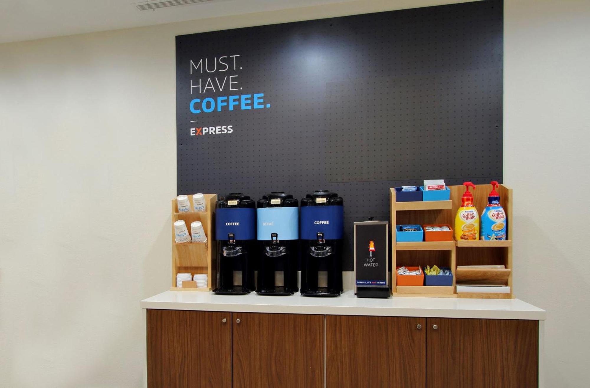 Holiday Inn Express Hotel & Suites Columbus By Ihg Ngoại thất bức ảnh