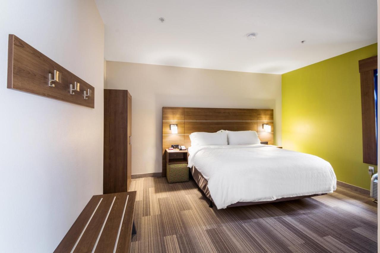 Holiday Inn Express Hotel & Suites Columbus By Ihg Ngoại thất bức ảnh